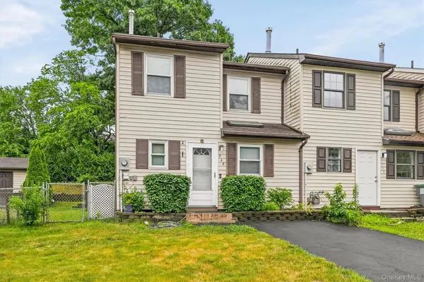 548 Saracino DR, Maybrook, NY 12543