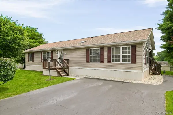 83 Pine DR, Bloomingburg, NY 12721