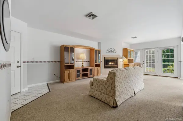 1002 Washington GN #AG2, New Windsor, NY 12553