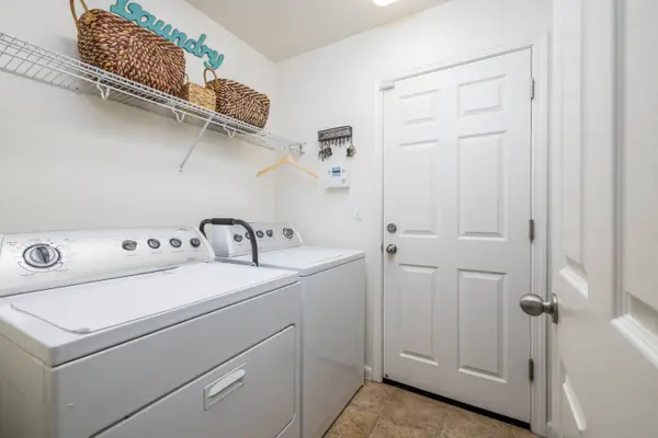 3120 Newport Avenue, Visalia, CA 93291
