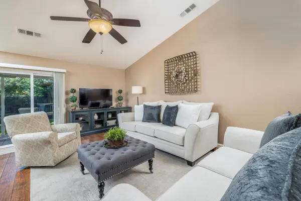 3120 Newport Avenue, Visalia, CA 93291