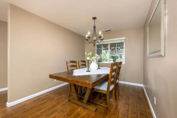 3120 Newport Avenue, Visalia, CA 93291