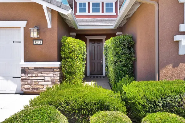 3245 Lexington AVE, Clovis, CA 93619