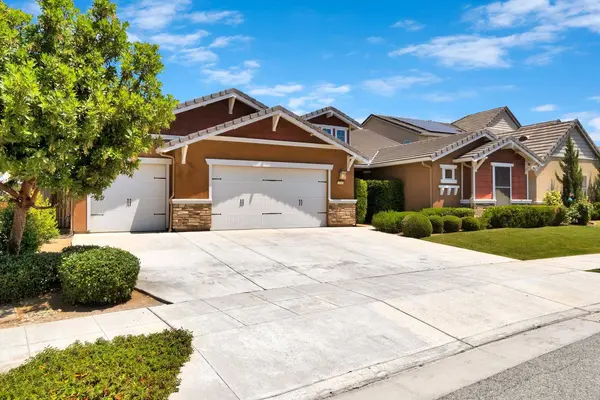 3245 Lexington AVE, Clovis, CA 93619