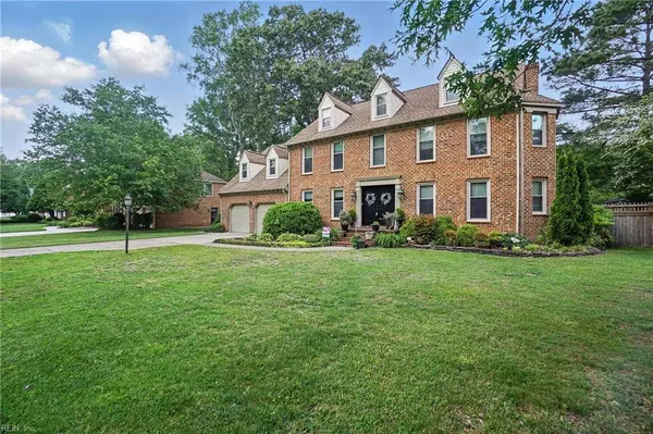 621 Wickwood DR, Chesapeake, VA 23322