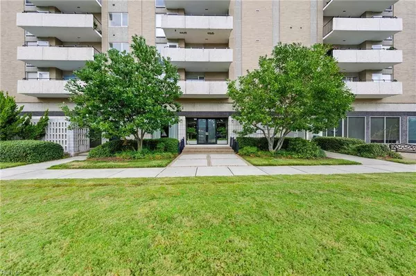 7320 Glenroie AVE #2L, Norfolk, VA 23505