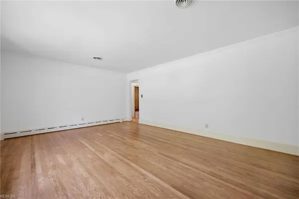 7521 Shirland AVE, Norfolk, VA 23505