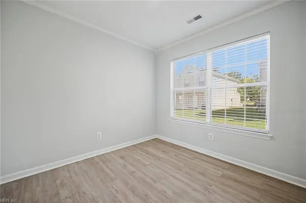 102 Pelican CV, Newport News, VA 23608
