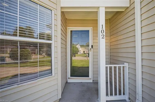 102 Pelican CV, Newport News, VA 23608