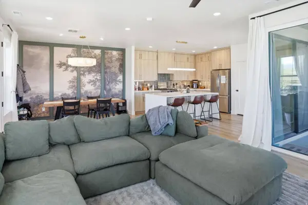 6962 W TERRAINE RD S #137, West Jordan, UT 84081