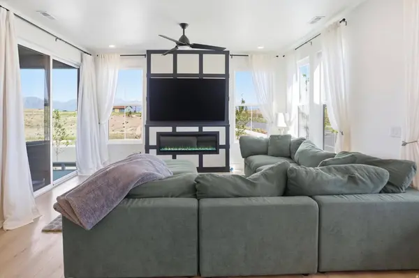 6962 W TERRAINE RD S #137, West Jordan, UT 84081