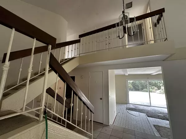 Costa Mesa, CA 92626-2113,1070 Tulare Dr