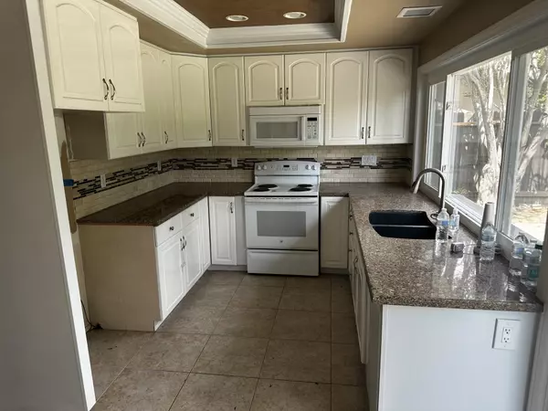 Costa Mesa, CA 92626-2113,1070 Tulare Dr