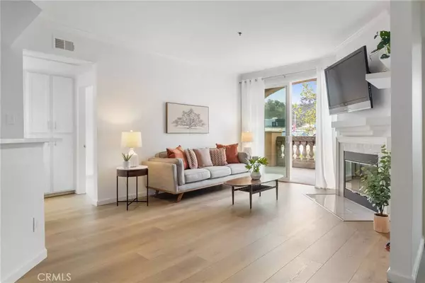 680 Camino De La Reina #2105, San Diego, CA 92108