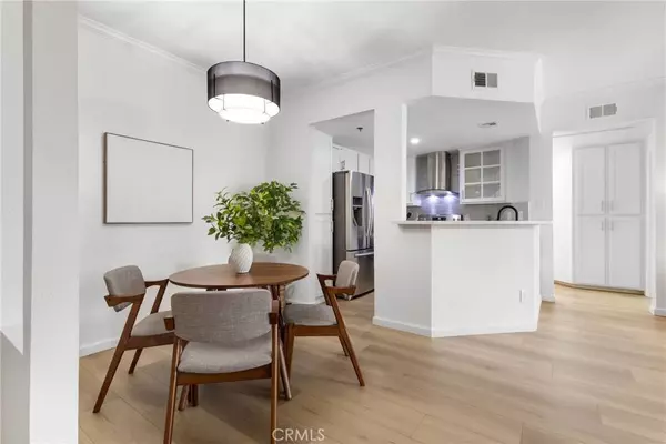 680 Camino De La Reina #2105, San Diego, CA 92108