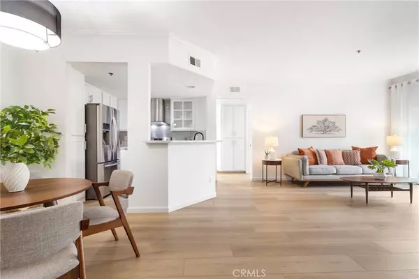 680 Camino De La Reina #2105, San Diego, CA 92108