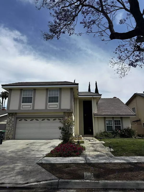 1070 Tulare Dr, Costa Mesa, CA 92626-2113