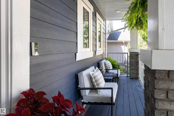 10831 65 AV NW, Edmonton, AB T6H 1V8