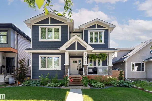 10831 65 AV NW, Edmonton, AB T6H 1V8