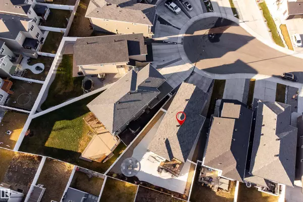 17713 73A ST NW, Edmonton, AB T5Z 0T1