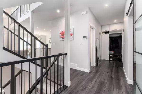 17713 73A ST NW, Edmonton, AB T5Z 0T1