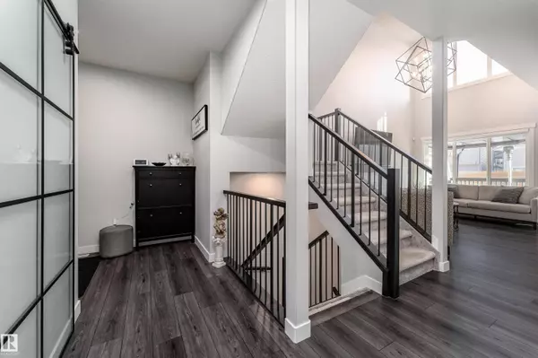 17713 73A ST NW, Edmonton, AB T5Z 0T1