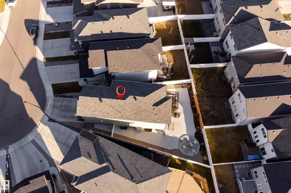 17713 73A ST NW, Edmonton, AB T5Z 0T1