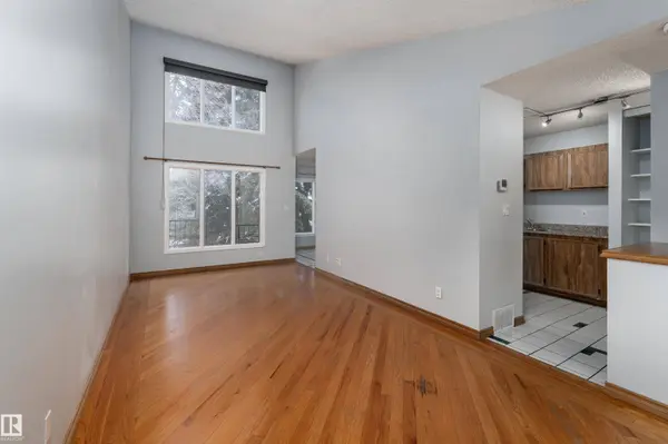 3419 48 ST NW, Edmonton, AB T6L 3R2