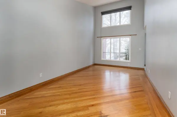 3419 48 ST NW, Edmonton, AB T6L 3R2