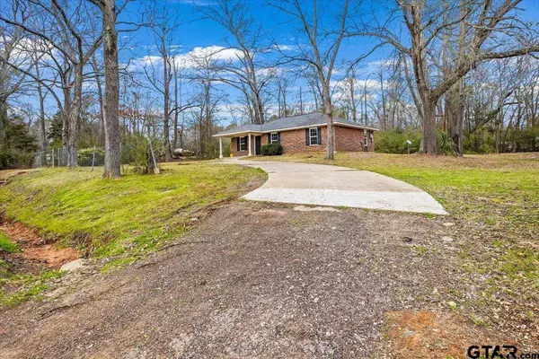 804 S Athena St, Troup, TX 75789