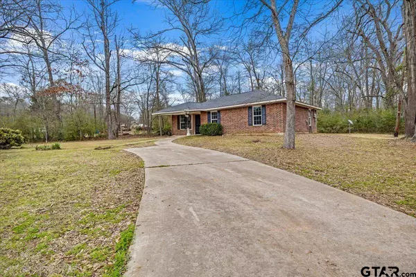 804 S Athena St, Troup, TX 75789