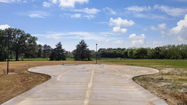 108 W Teal Drive, Troup, TX 75789