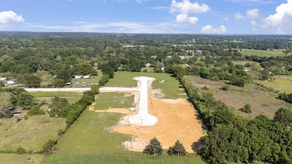 107 W Teal Drive, Troup, TX 75789