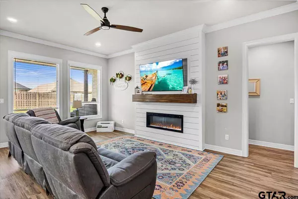 1802 Forestdale Boulevard, Whitehouse, TX 75791