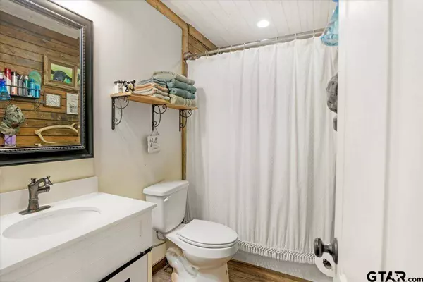 9367 County Road 2301, Arp, TX 75750