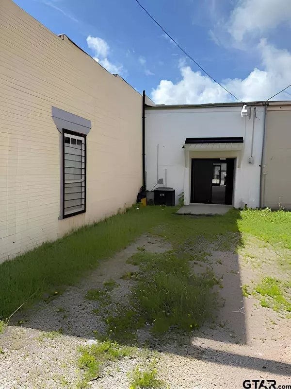 111 W Duval Street, Troup, TX 75789