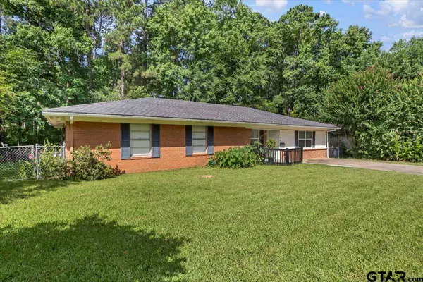 1704 Oakwood Drive, Troup, TX 75789