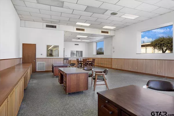 102 S Main Street, Rusk, TX 75785