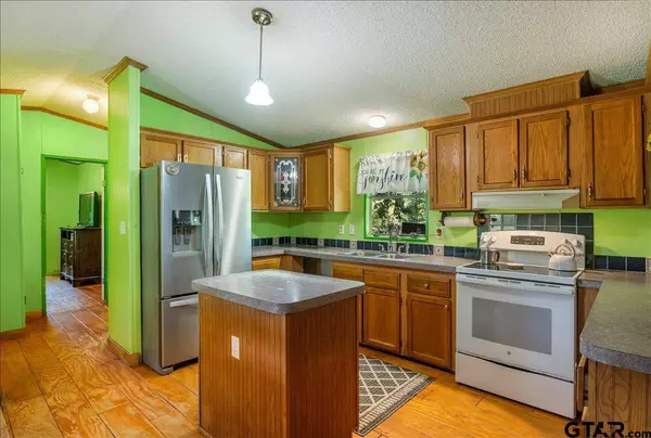 20030 Red Oak Drive, Larue, TX 75770