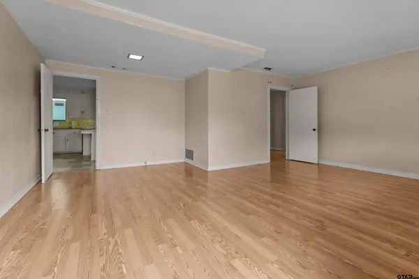 1118 S Fleishel Avenue, Tyler, TX 75701