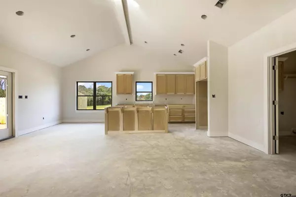 204 E Teal Drive, Troup, TX 75789