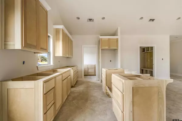 204 E Teal Drive, Troup, TX 75789