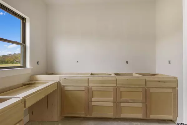 204 E Teal Drive, Troup, TX 75789