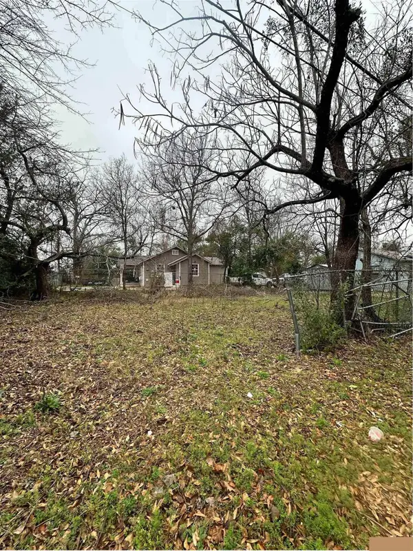 1103 S Academy Avenue, Tyler, TX 75701