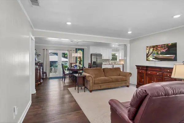 1704 Oakwood Drive, Troup, TX 75789