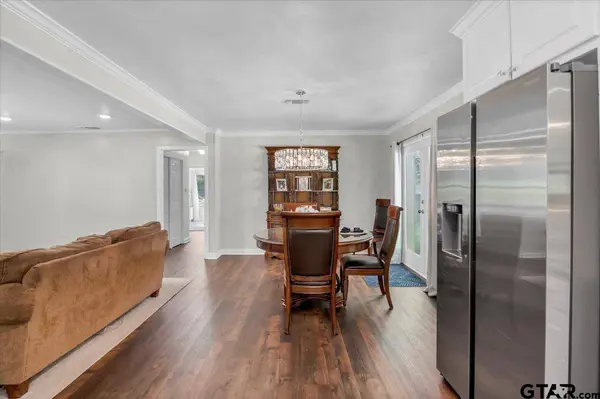1704 Oakwood Drive, Troup, TX 75789