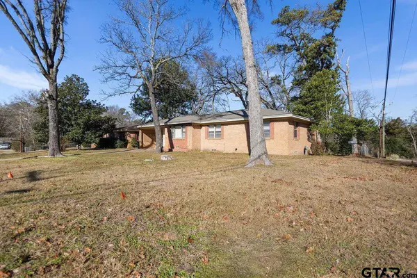 201 Woodbine, Palestine, TX 75803