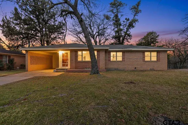 201 Woodbine, Palestine, TX 75803