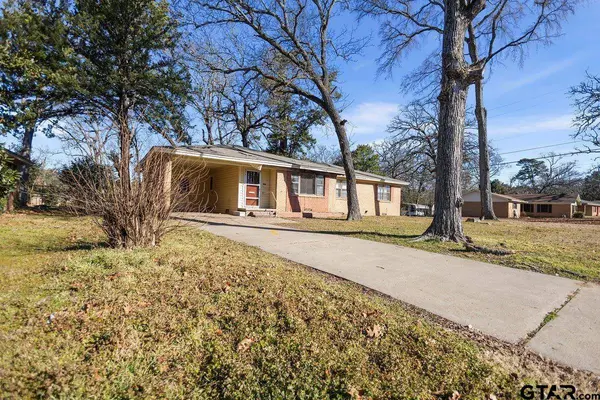 201 Woodbine, Palestine, TX 75803