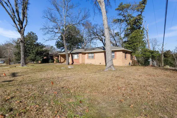 201 Woodbine Drive, Palestine, TX 75803